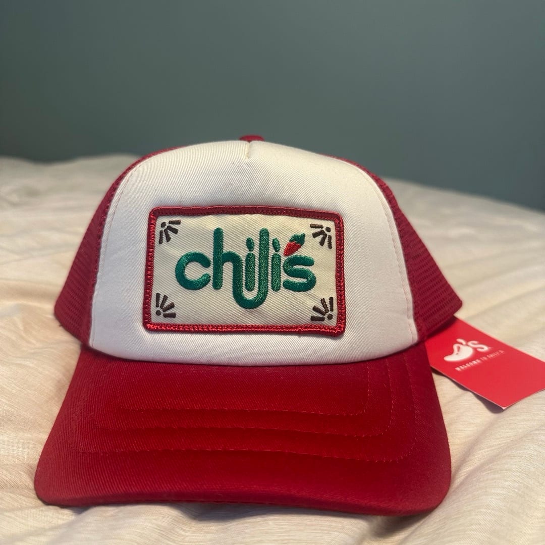 Chili’s Restaurant Logo Trucker Hat Red White Mesh Snapback NWT Adjustable