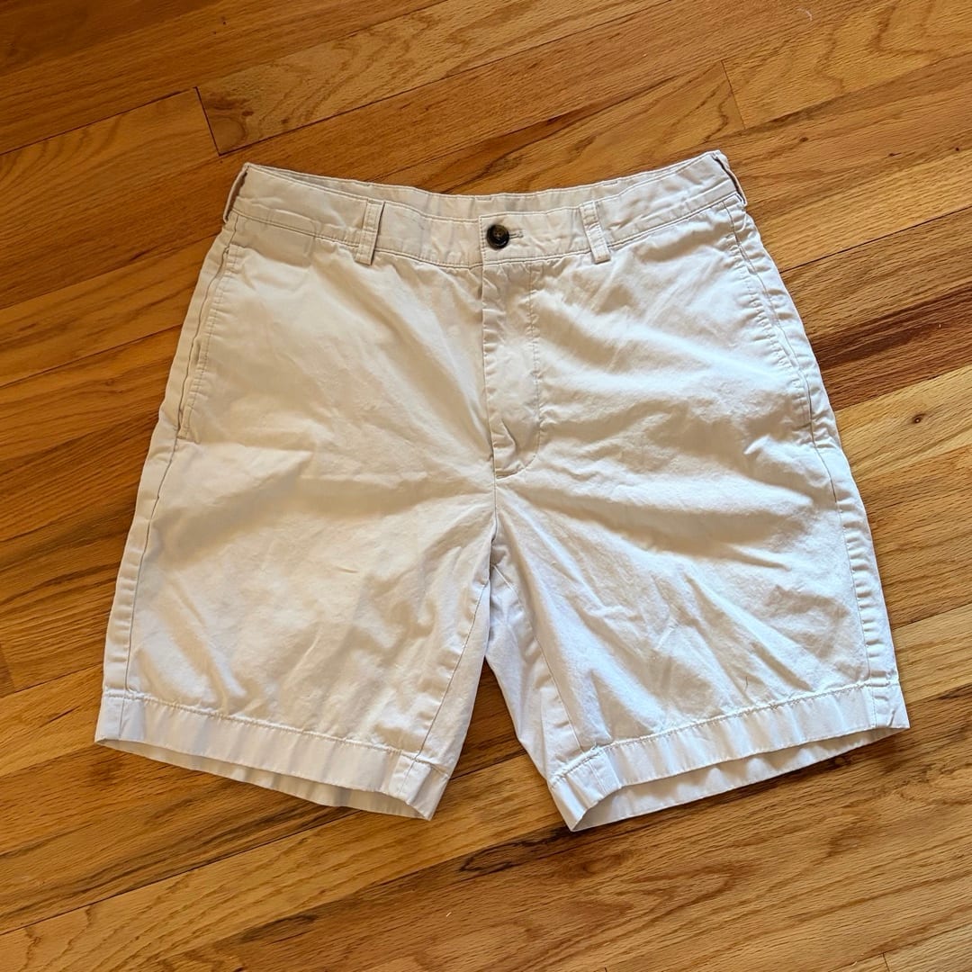 Brooks Brothers “346” Khaki Shorts – W32