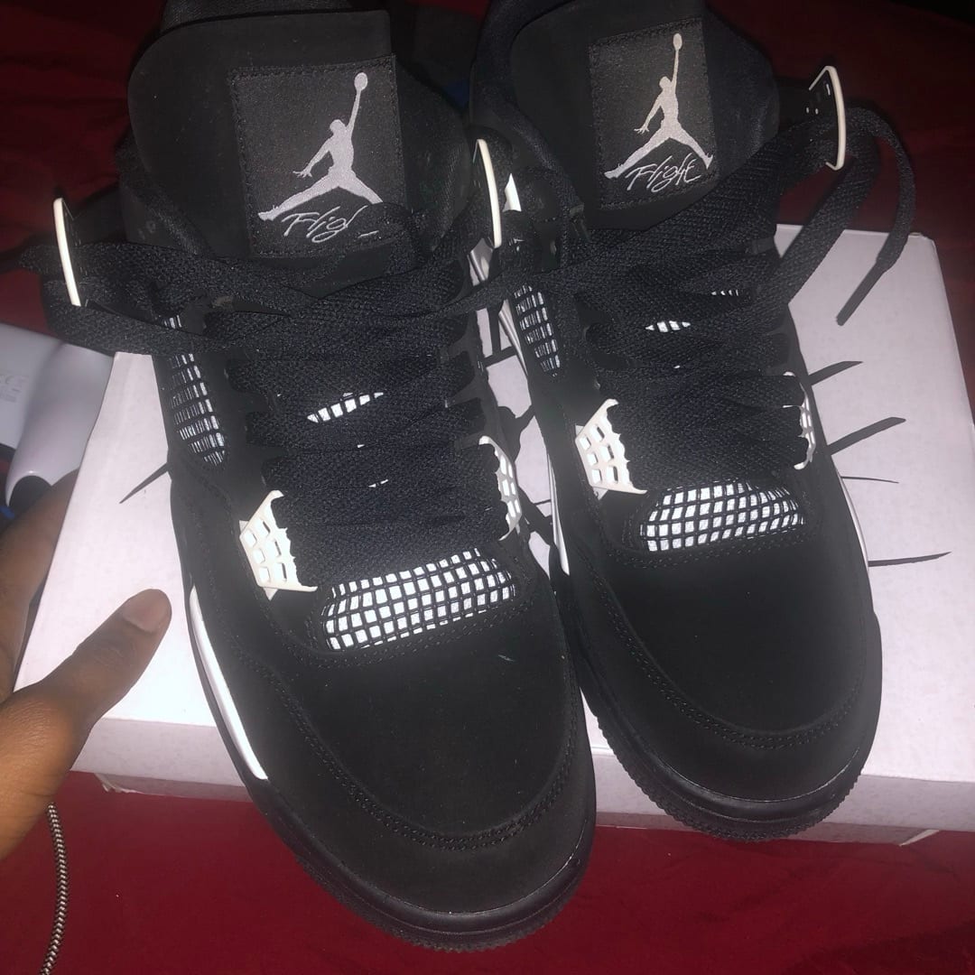 Air Jordan 4 Retro White Thunder 2024