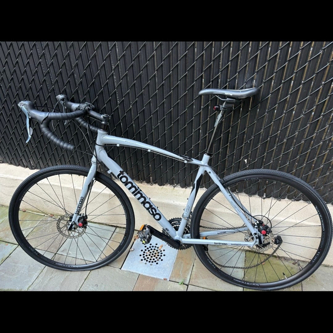 Tommaso road bike