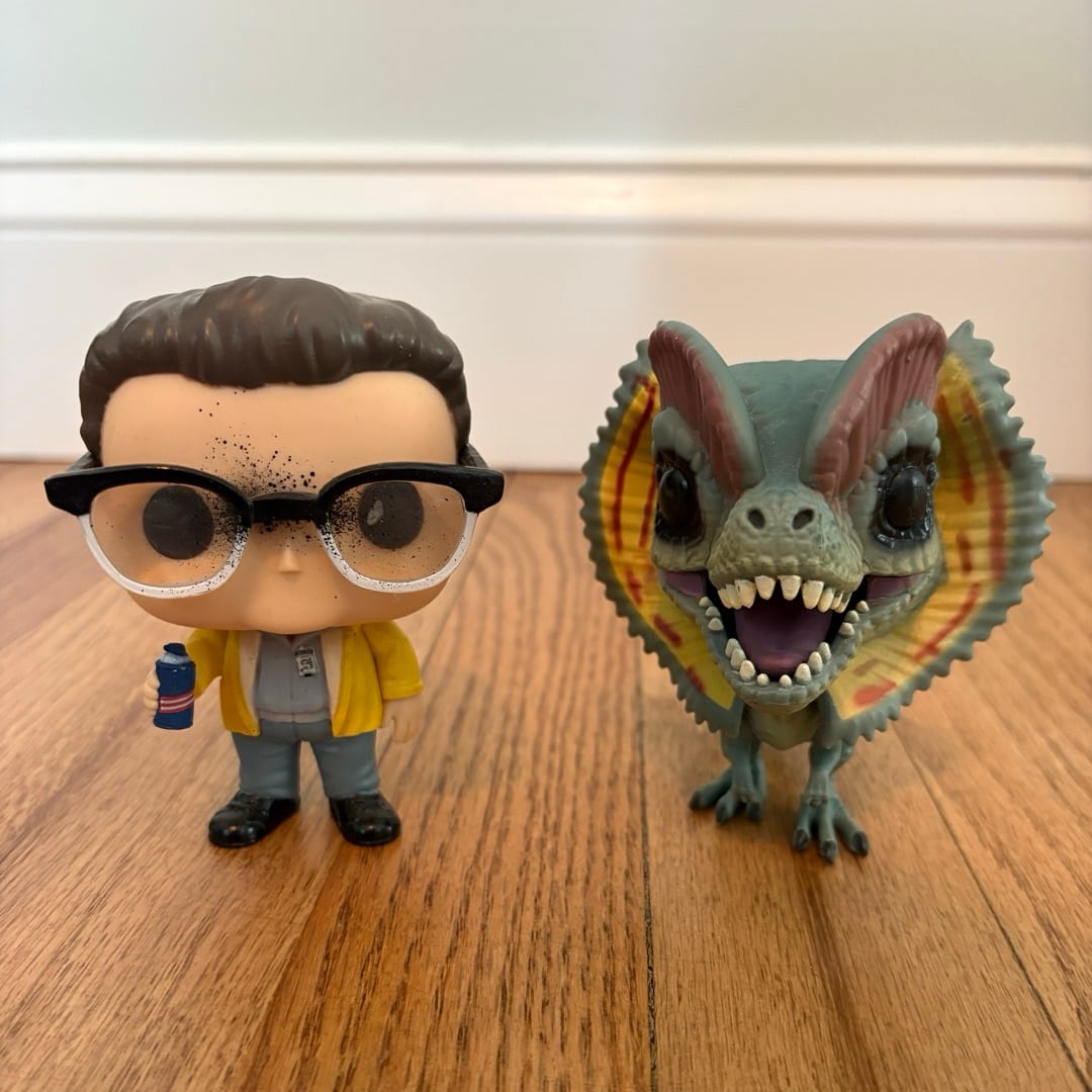 Dennis Nedry & Dilophosaurus Collectible