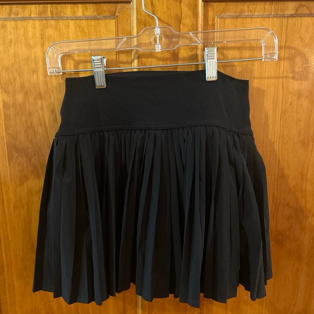 Aerie Black Pleated Skort size S